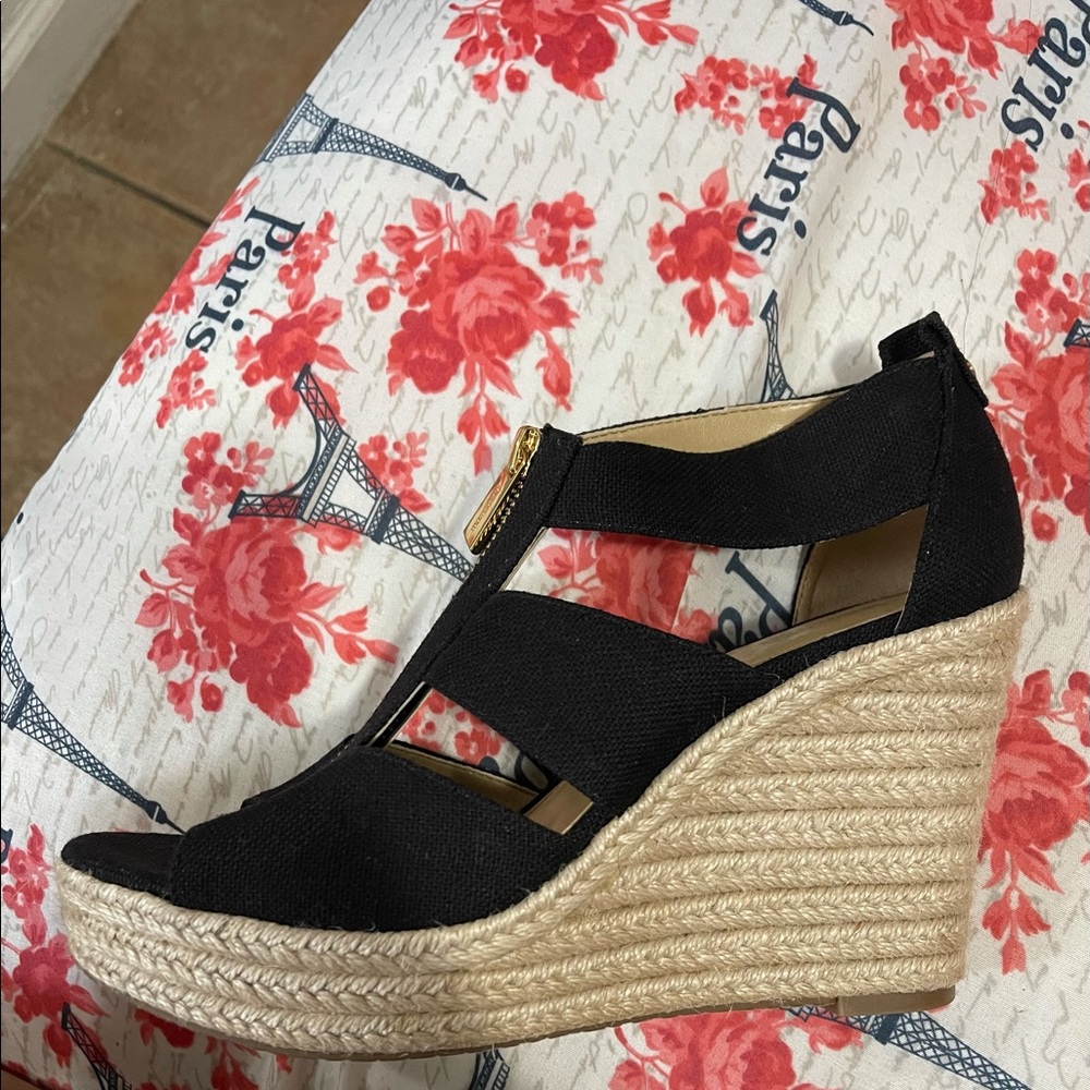 Michael Kors platform sandals - Picture 2 of 3